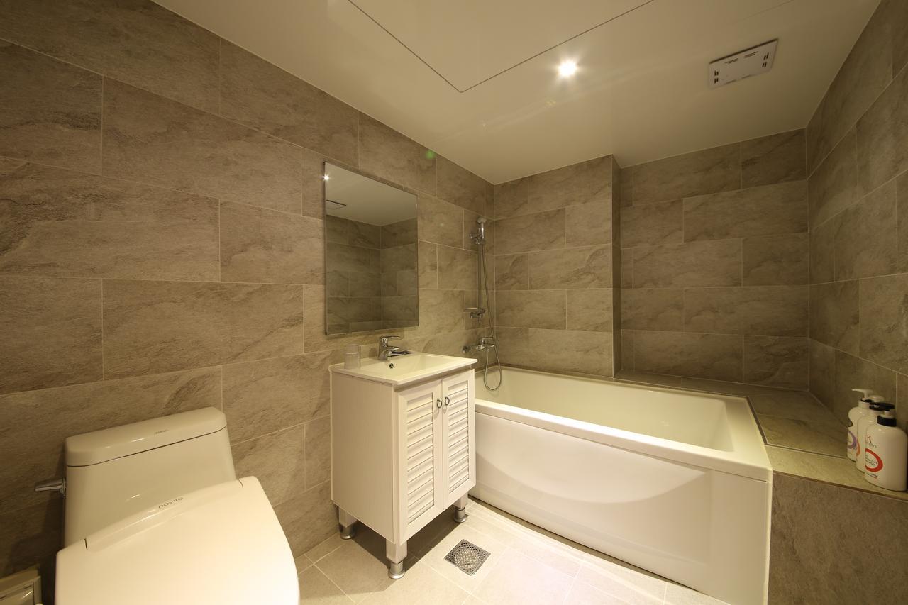 Winner Hotel Jeonju Bagian luar foto