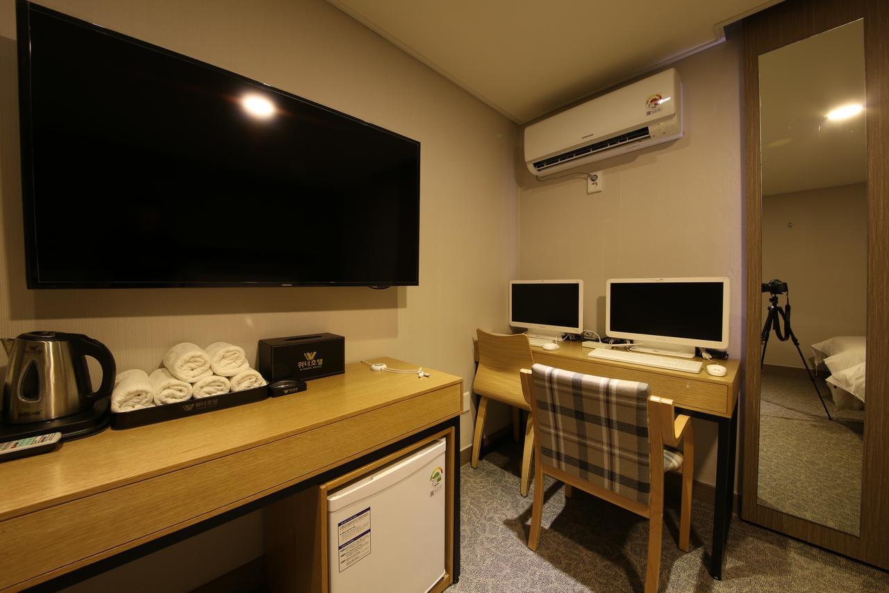 Winner Hotel Jeonju Bagian luar foto