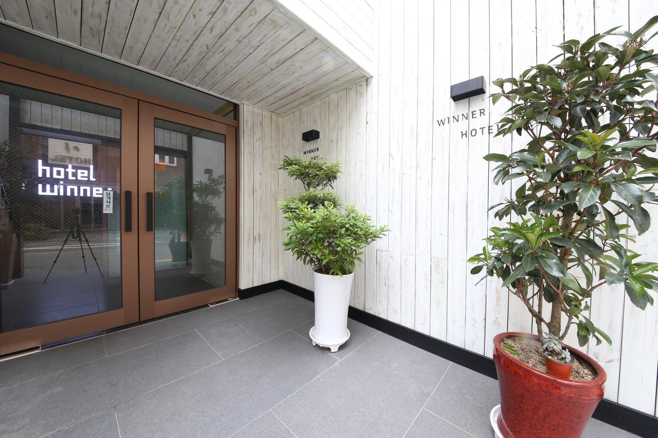Winner Hotel Jeonju Bagian luar foto