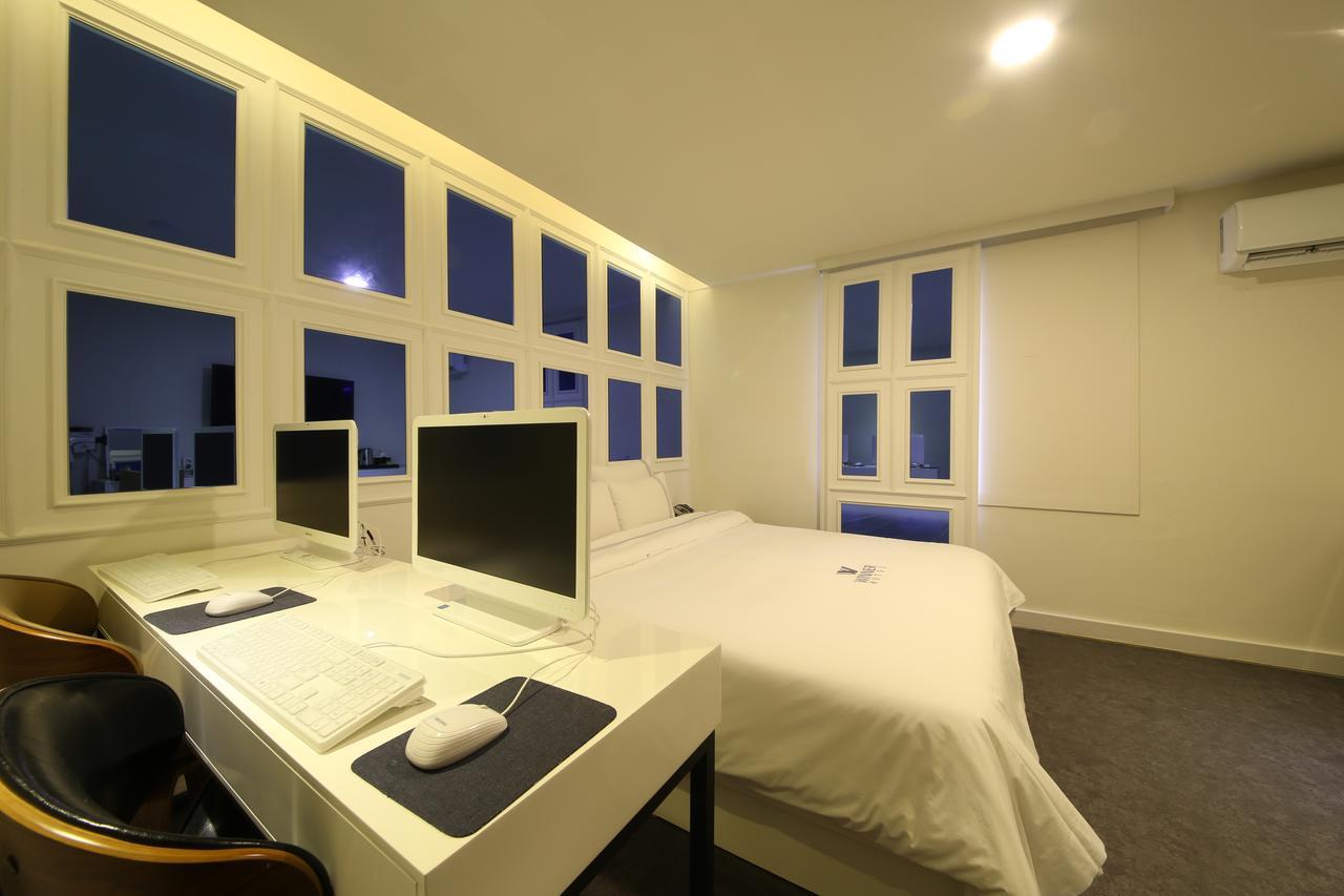Winner Hotel Jeonju Bagian luar foto